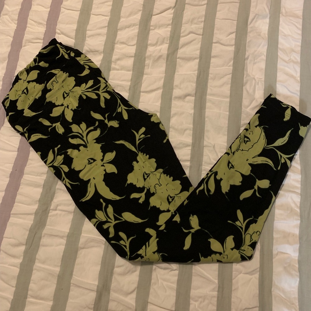 $10 or 2/$15 Lularoe Tall and Curvy (TC) Leggings.